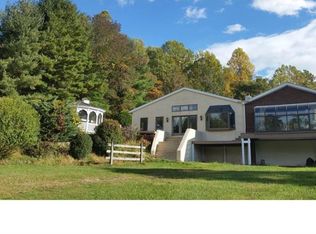 1720 Erin Ln, Hellertown, PA 18055