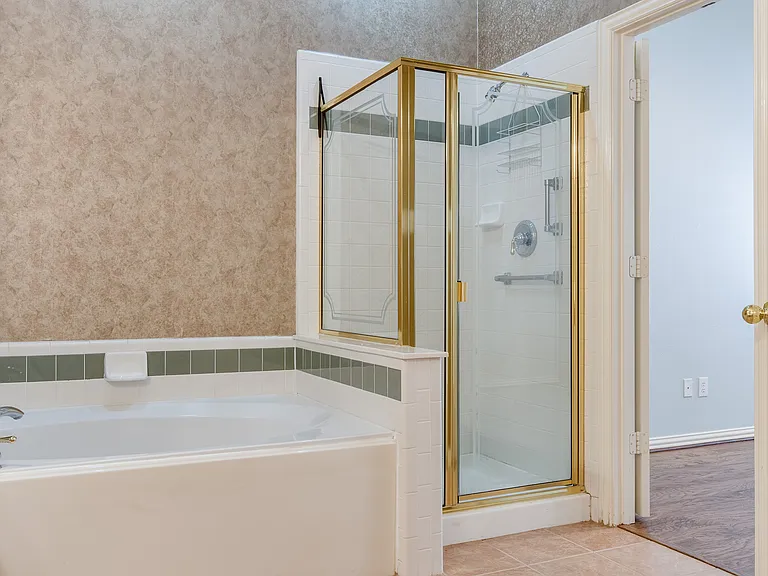 4429 Burnhill Dr — Photo 6