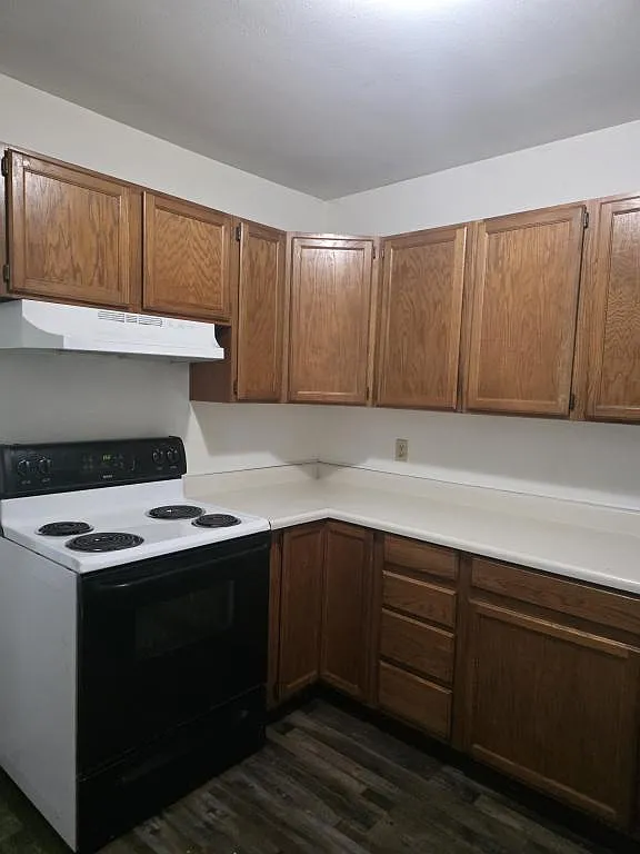 225 SE Grandview Ave — Photo 4