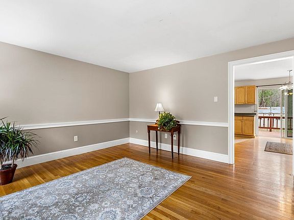 5th image of 99 Winnicutt Road Unit #6