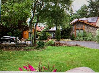 12 Brasswood Rd, Saint James, NY 11780