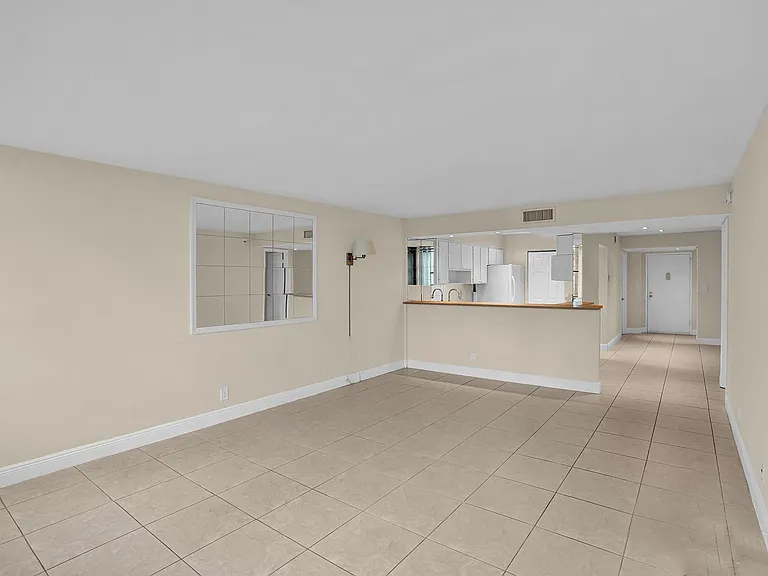 16300 Golf Club Rd #109 — Photo 4
