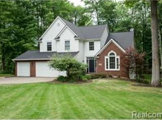 3636 Prescott Dr, Howell, MI