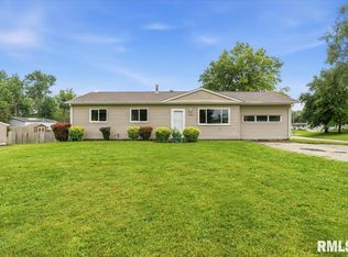 1600 E Walnut St, Chatham, IL 62629