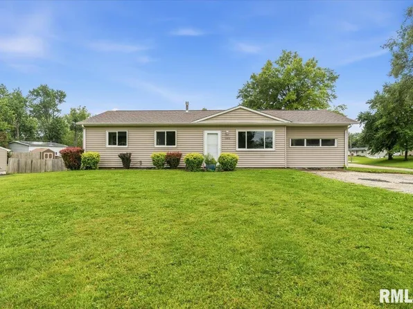 1600 E Walnut St, Chatham, IL 62629
