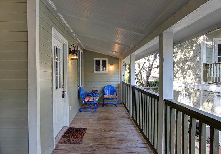 214 E Gwinnett St #B — Photo 4