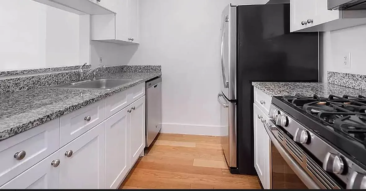 53 Park Place — Photo 4