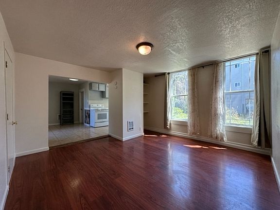2nd image of 828 W Maxwell Ave #1