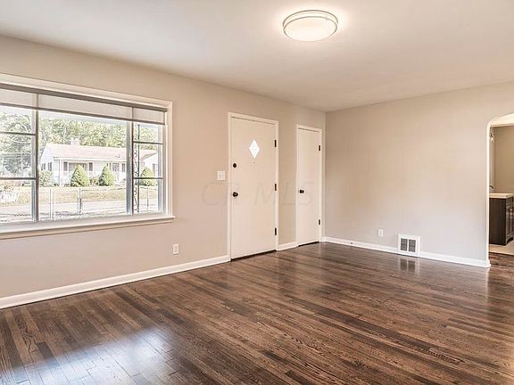 5th image of 2663 Thorndale Ave