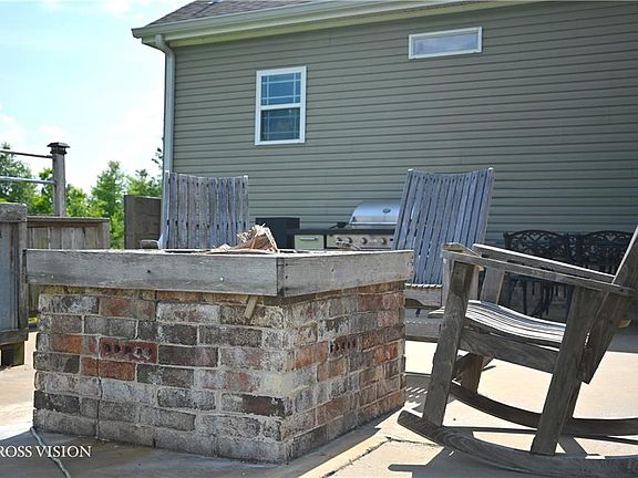 4th image of 981 Coleman Ln