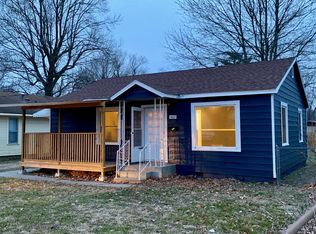402 N 9th St, Rogers, AR 72756