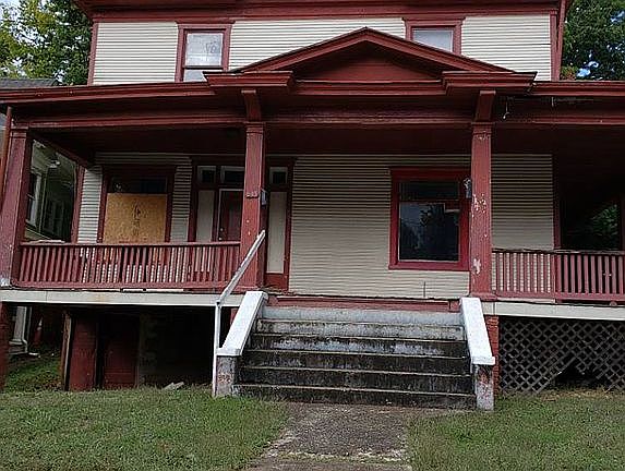 2nd image of 849 Marshall Ave SW
