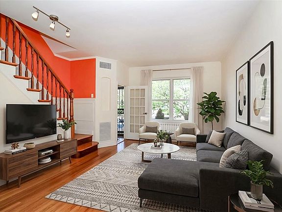 5th image of 321 Bay 13th St