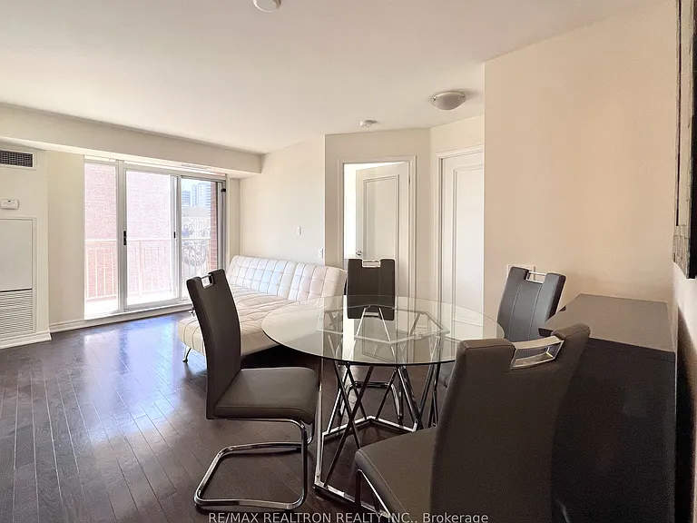 60 Saint Clair Ave W #1204 — Photo 4