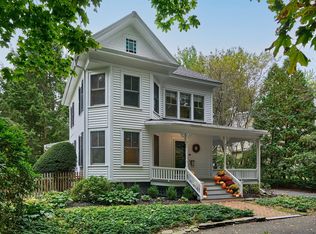 33 Gaylord St, Amherst, MA 01002