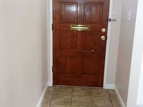 3rd image of 1200 Glenhurst Dr