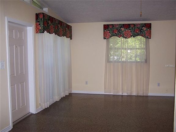 5th image of 2110 W Kirby Cir