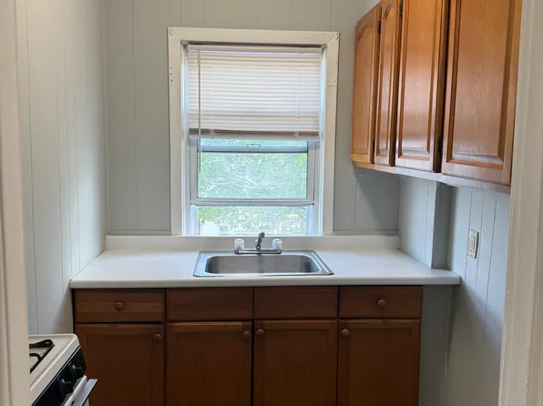 116 Anthony Ave Floor 3, Pawtucket, RI 02860
