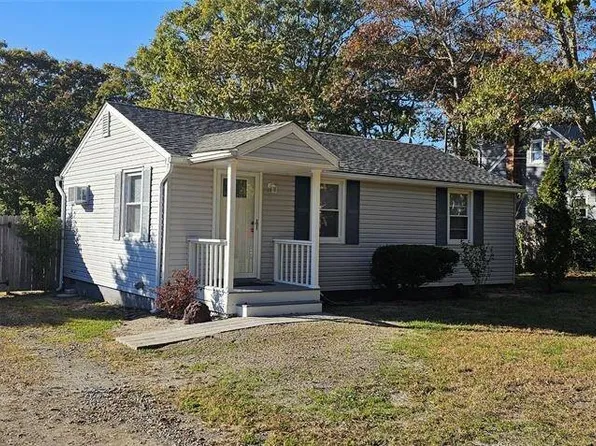 73 Peters Ln, Westhampton Beach, NY 11978