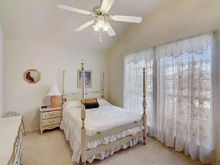 Country Crest Ln — Photo 9