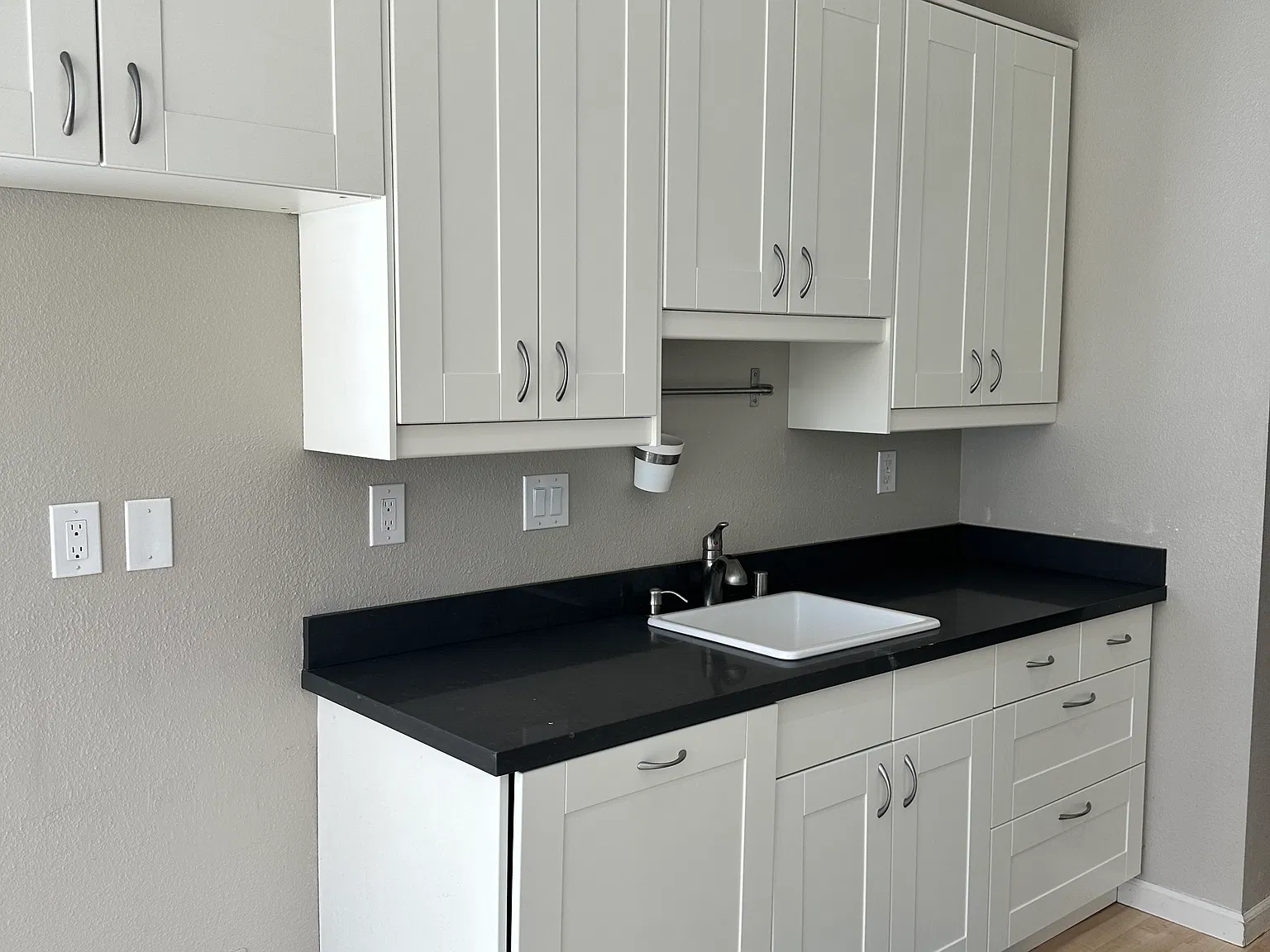 3 bed, 1276 sqft, $3,600 — Photo 2