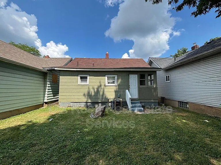 1022 Auburn St — Photo 4