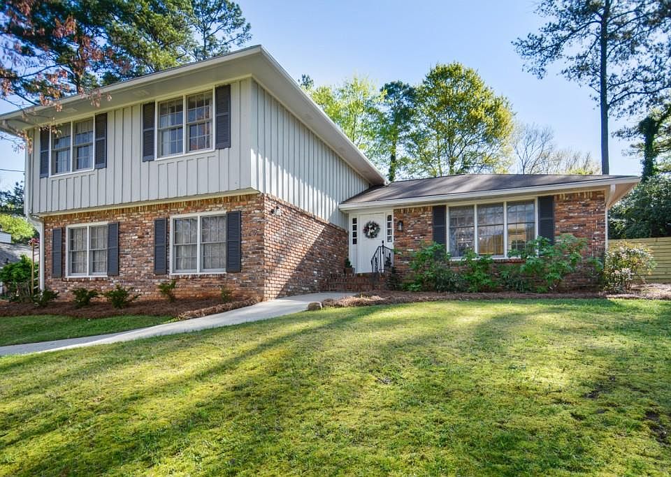 1st image of 671 Foxcroft Cir SE