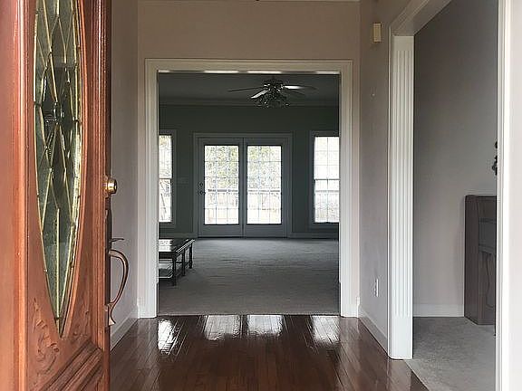 Entry Hall/Foyer
