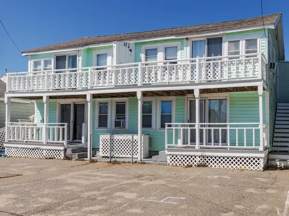 12 Manchester Street, Hampton, NH 03842