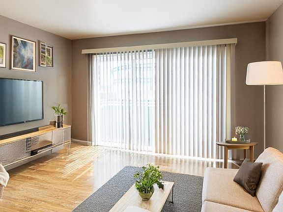 3rd image of 321 Oxford Way #29