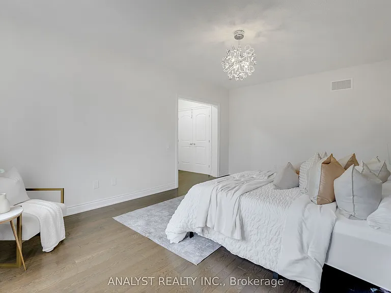 61 Ross Vennare Cres — Photo 27
