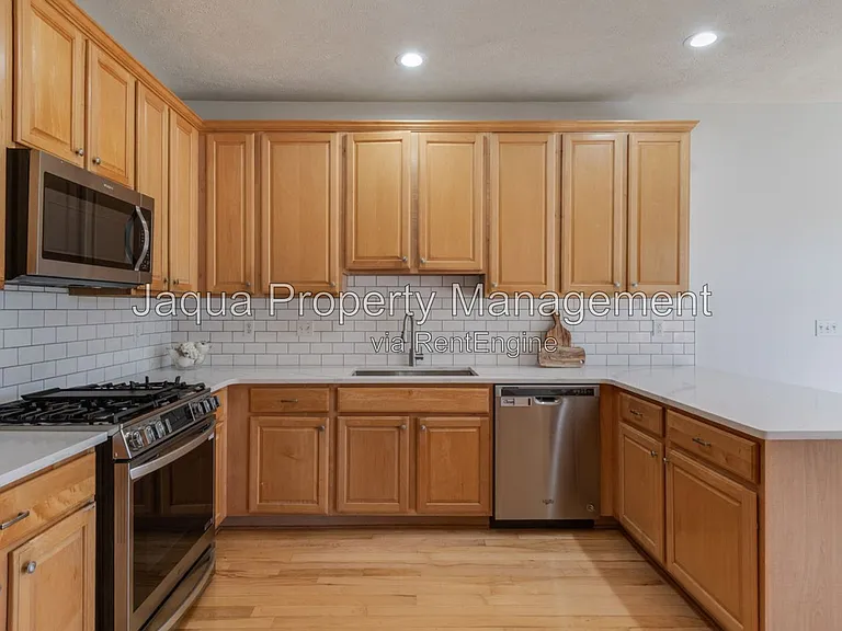 3397 Hampstead Ct — Photo 8