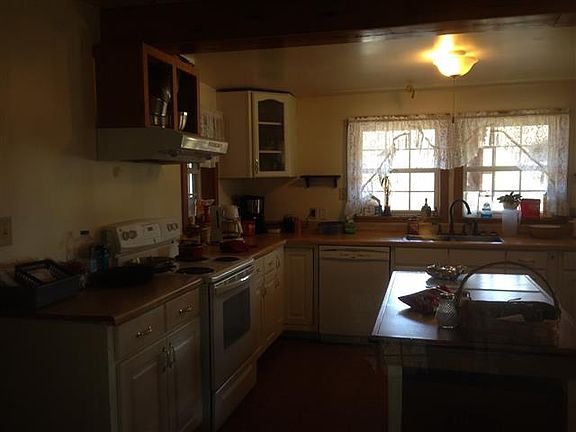 Large eat-in kitchen