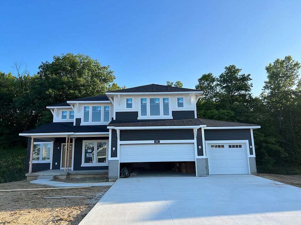 1st image of 899 Waters Bluff Dr SE