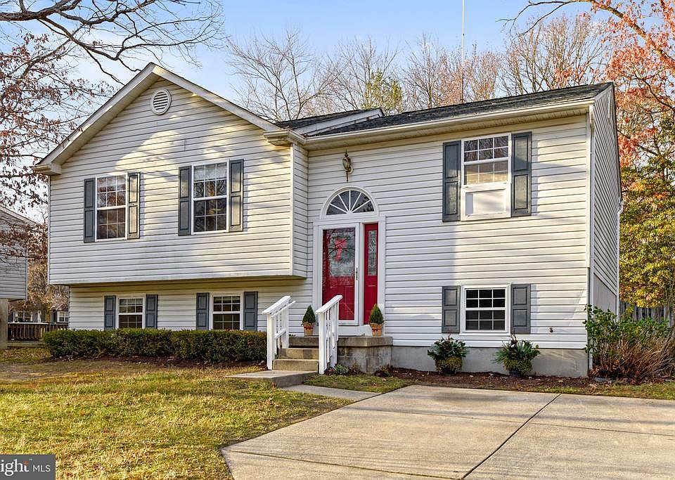 1st image of 402 Howard Manor Dr