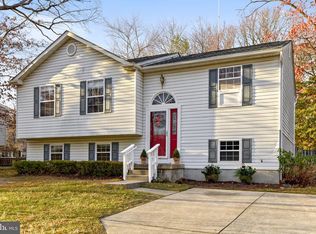 402 Howard Manor Dr, Glen Burnie, MD