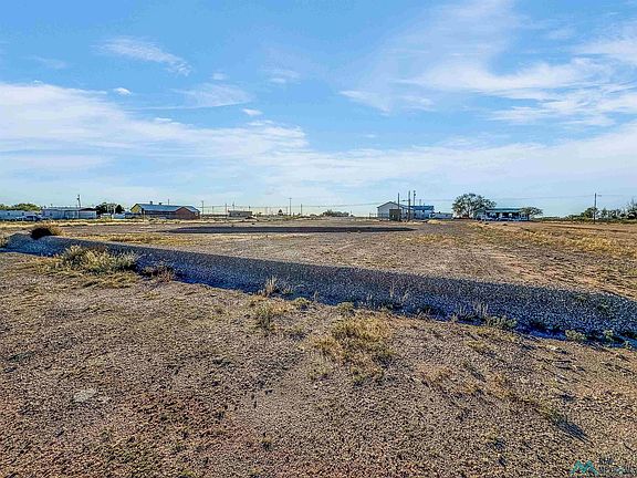 3rd image of 6824 S State Highway 8