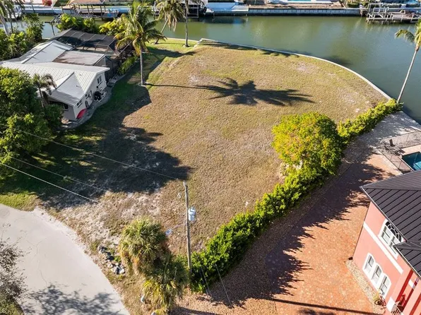 271 Randy LN, FORT MYERS BEACH, FL 33931