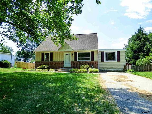 2nd image of 1734 Argyle Dr