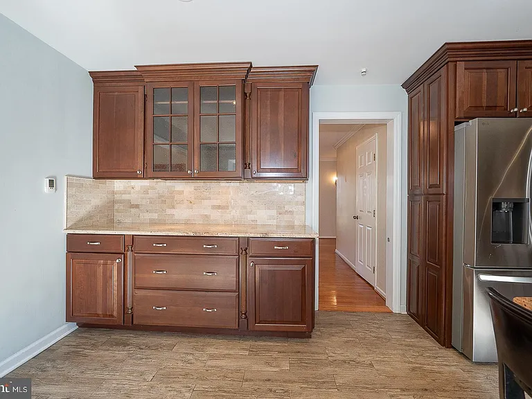 1099 Armstrong Ct — Photo 11