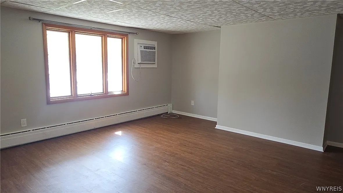 1 bed, 1.0 bath, 700 sqft, $1,100 — Photo 3