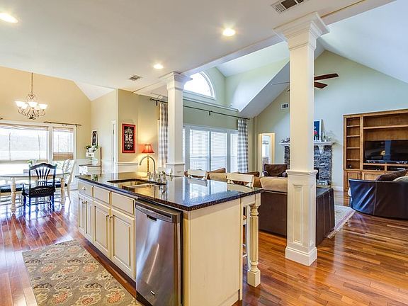 4th image of 498 Fieldwood Dr