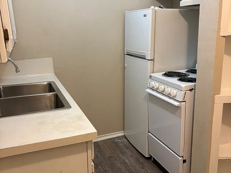 2206 W Hickory St #11 — Photo 6
