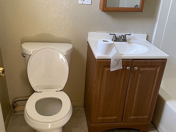 3rd image of 1019 S Downey Rd #1021