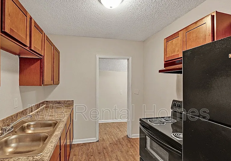 7823 Paul Jones Dr — Photo 3