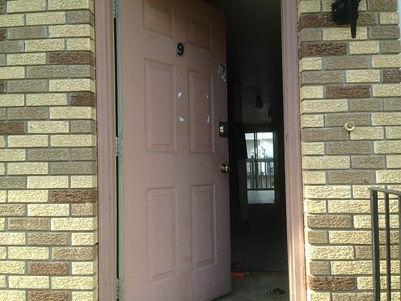 3rd image of 9 Martin Pl #C0017-17