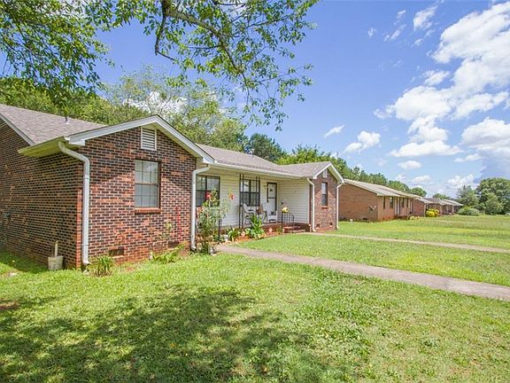4th image of 599 Jasmin Dr