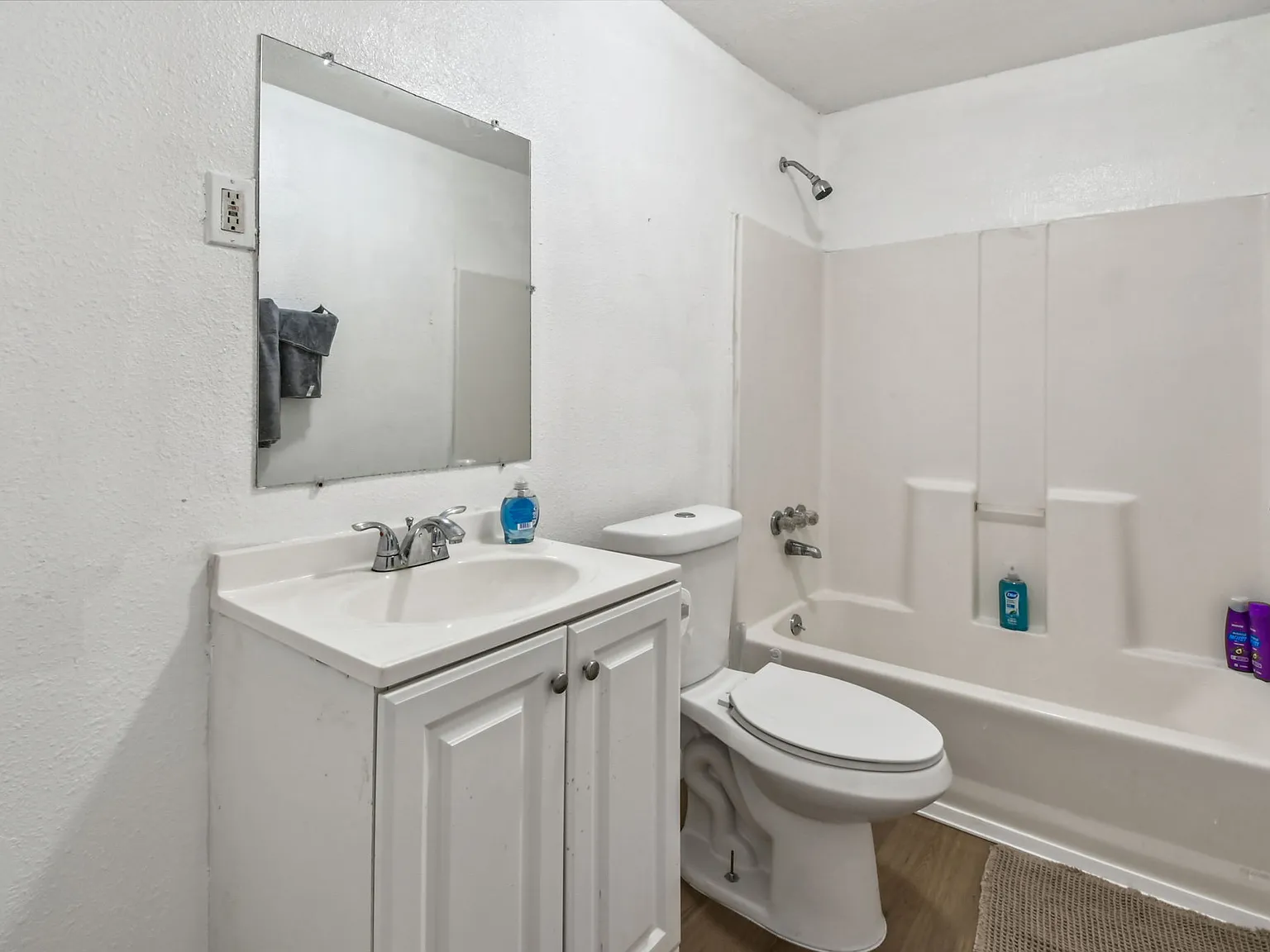 4 bed, 1360 sqft, $800 — Photo 3