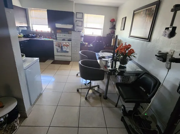 654 W 29th St, Hialeah, FL