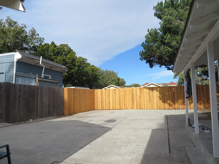 130 W De La Guerra St — Photo 21